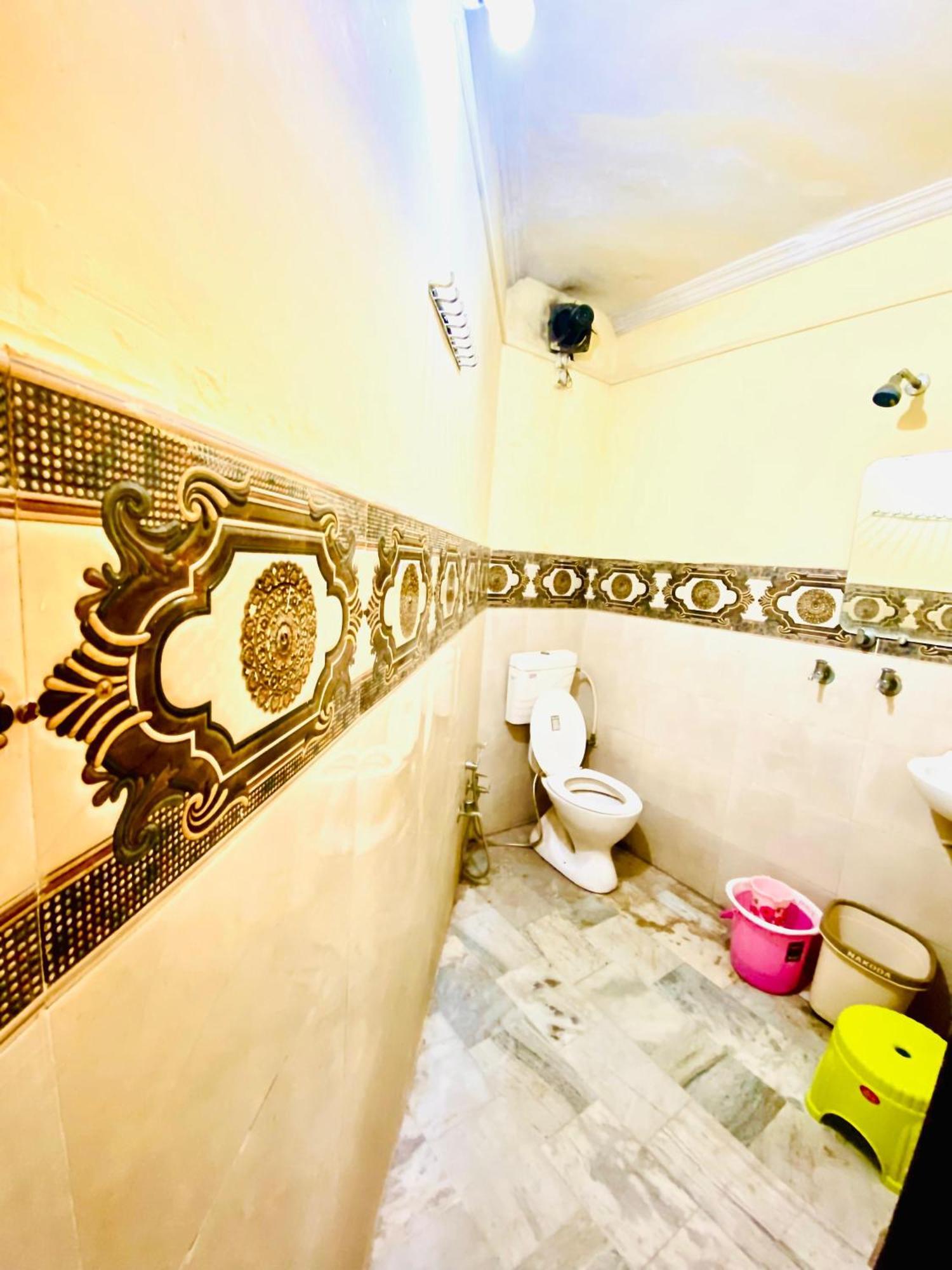 Namo Guest House Only For Indians Варанаси Экстерьер фото
