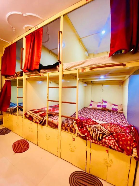 Namo Guest House Only For Indians Варанаси Экстерьер фото