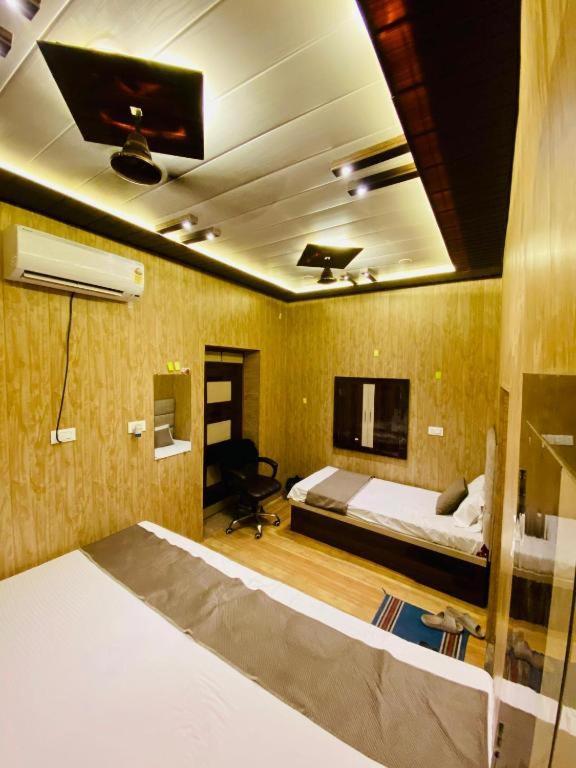 Namo Guest House Only For Indians Варанаси Экстерьер фото