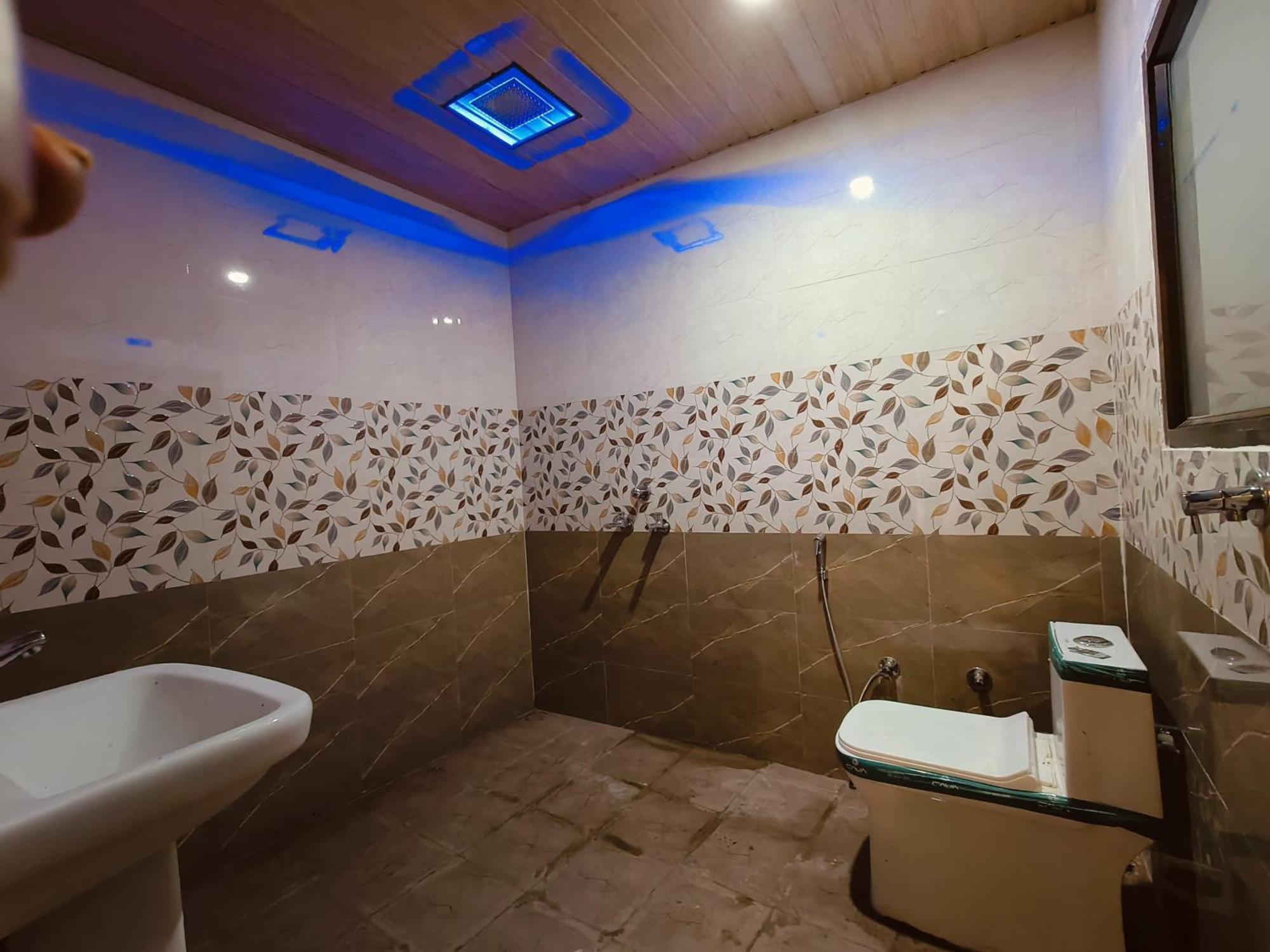 Namo Guest House Only For Indians Варанаси Экстерьер фото